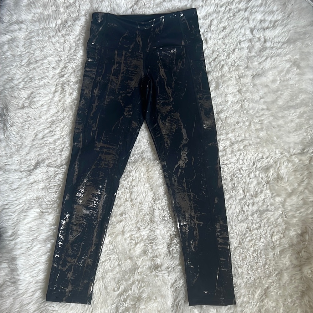 NWOT - Z by Zella Black and Gold Patterned Leggings XXS